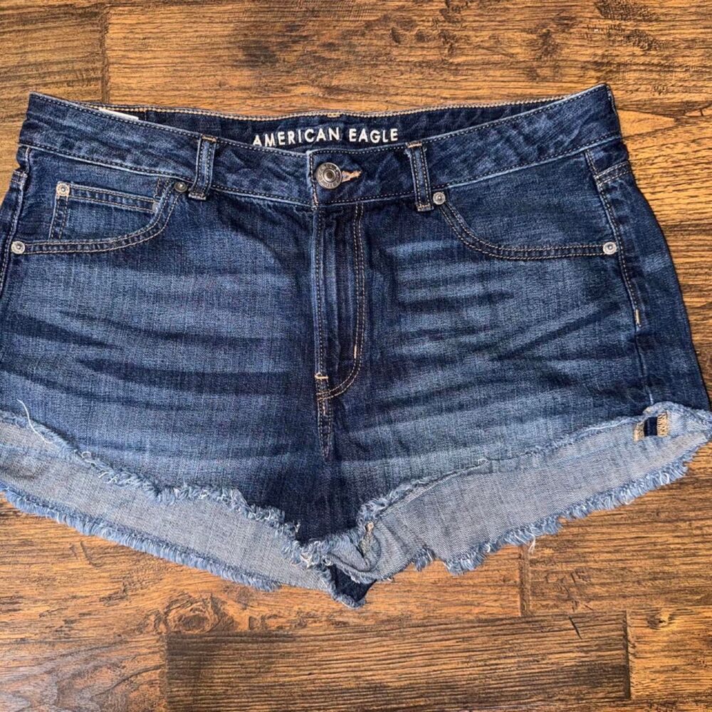 American Eagle Tomgirl Shortie Dark Wash Shorts Size 12